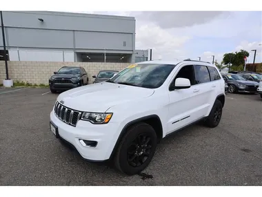 WHITE, 2021 JEEP GRAND CHEROKEE Image 1