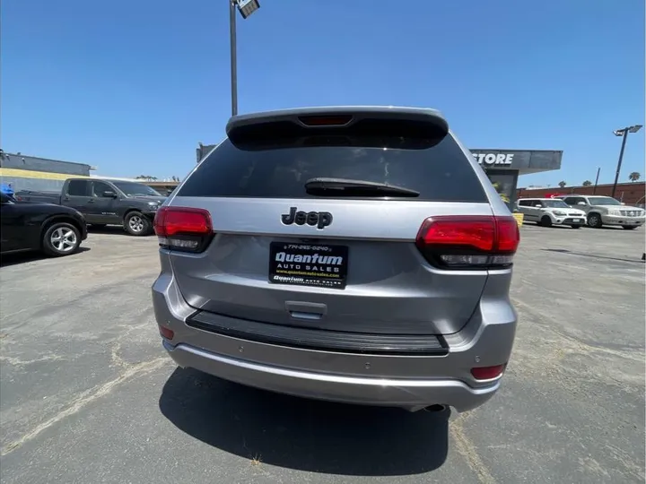 SILVER, 2017 JEEP GRAND CHEROKEE Image 6