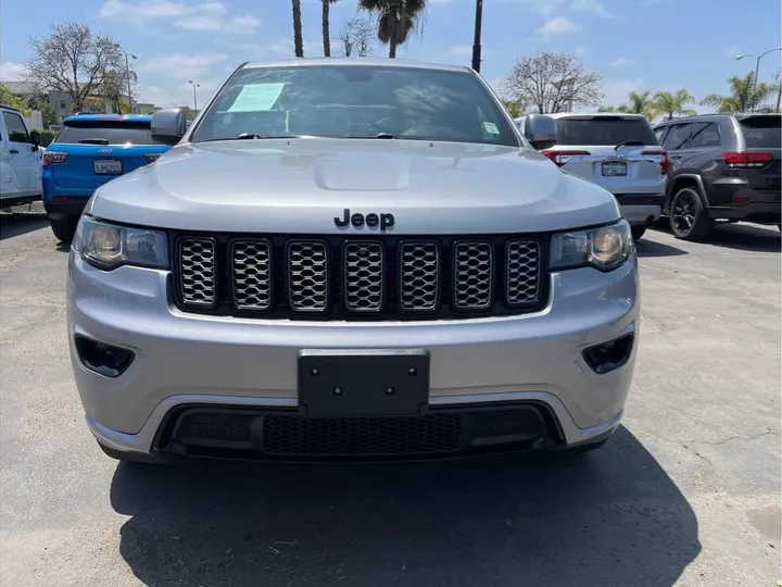 SILVER, 2017 JEEP GRAND CHEROKEE Image 2