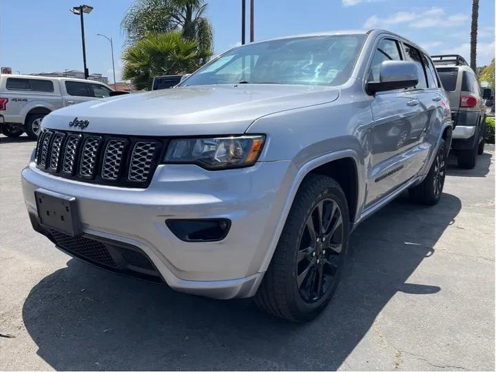 SILVER, 2017 JEEP GRAND CHEROKEE Image 1