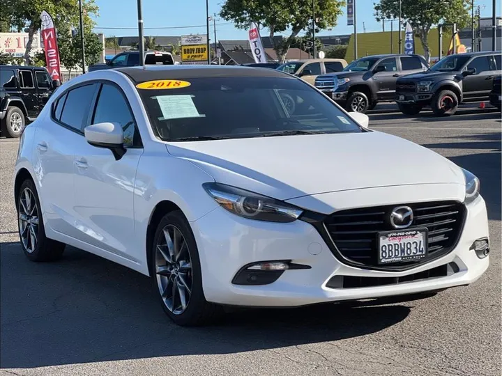 WHITE, 2018 MAZDA MAZDA3 Image 7