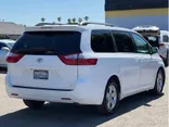 WHITE, 2017 TOYOTA SIENNA Thumnail Image 5