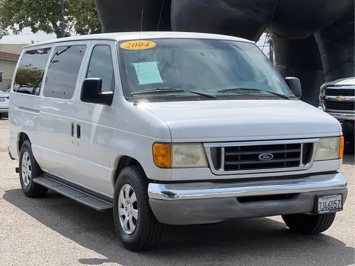 WHITE, 2004 FORD E150 PASSENGER Image 7