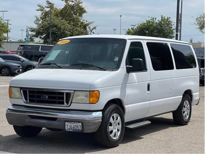 WHITE, 2004 FORD E150 PASSENGER Image 1