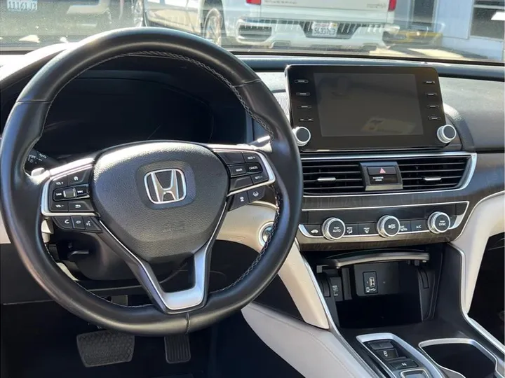 BLACK, 2018 HONDA ACCORD Image 15