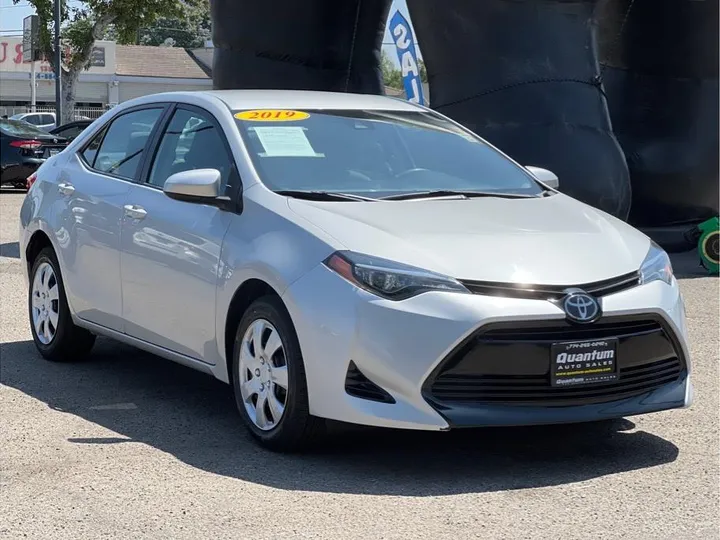 SILVER, 2019 TOYOTA COROLLA Image 7