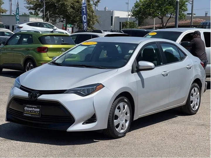 SILVER, 2019 TOYOTA COROLLA Image 1