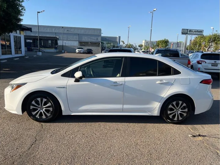 WHITE, 2020 TOYOTA COROLLA HYBRID Image 2