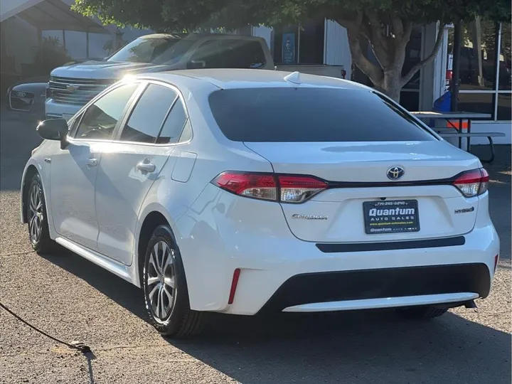 WHITE, 2020 TOYOTA COROLLA HYBRID Image 3