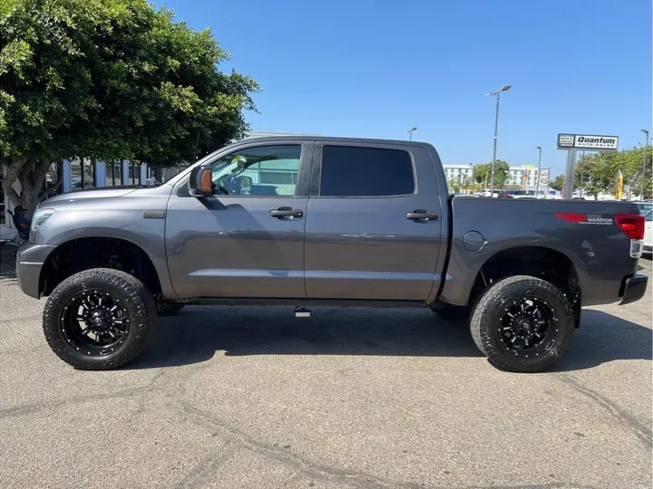 GRAY, 2012 TOYOTA TUNDRA CREWMAX Image 2