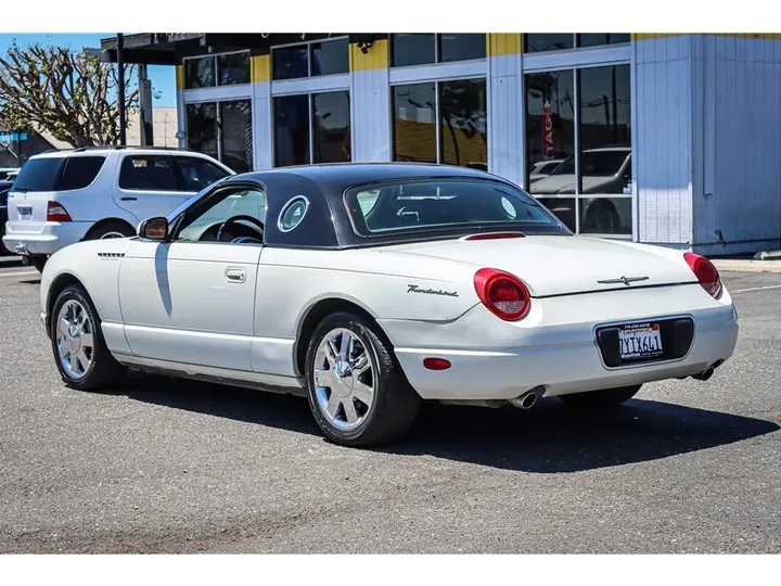 WHITE, 2002 FORD THUNDERBIRD Image 3