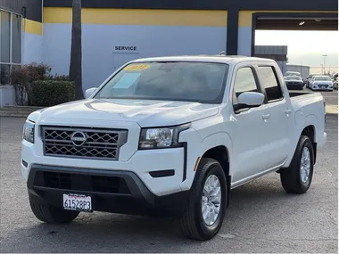 WHITE, 2022 NISSAN FRONTIER CREW CAB Image 9