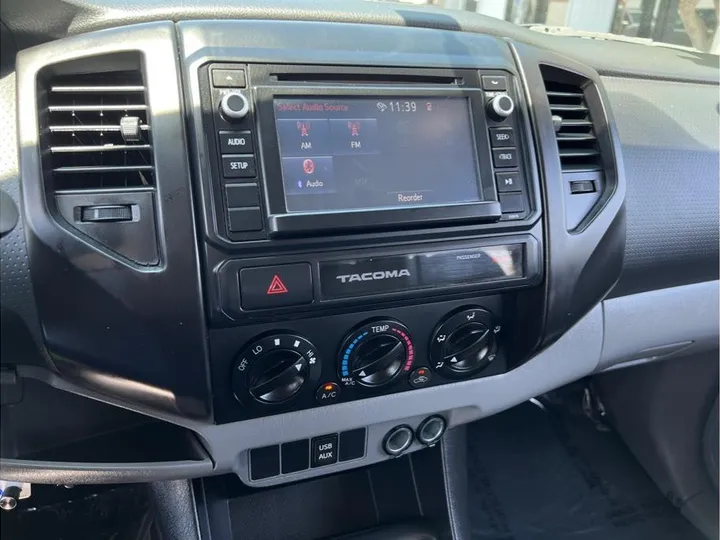 WHITE, 2015 TOYOTA TACOMA DOUBLE CAB Image 18