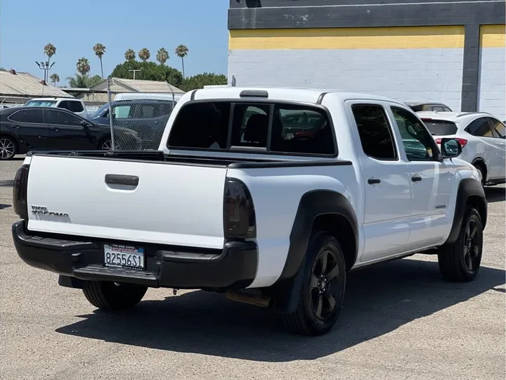 WHITE, 2015 TOYOTA TACOMA DOUBLE CAB Image 5