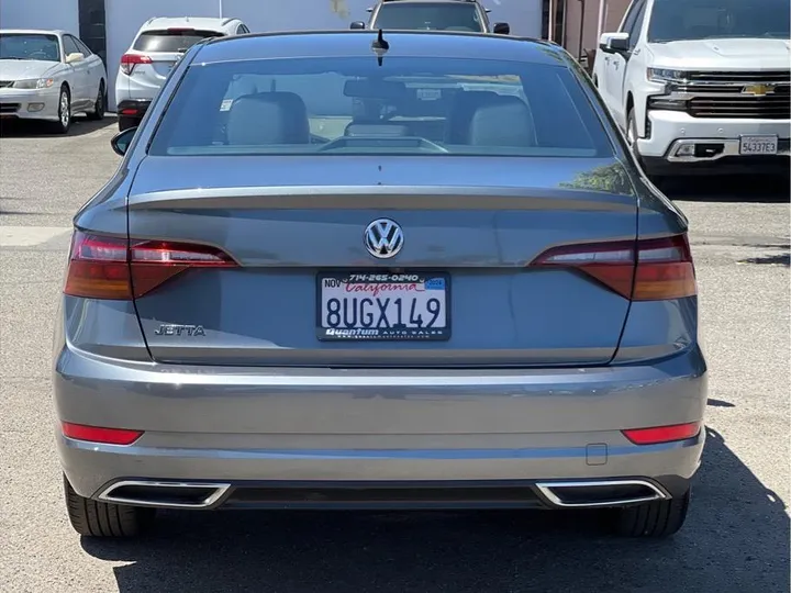 GRAY, 2019 VOLKSWAGEN JETTA Image 4