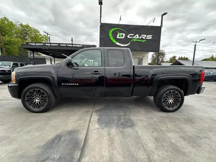 BLACK, 2011 CHEVROLET SILVERADO 1500 EXTENDED CAB Image 3