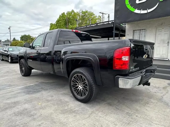 BLACK, 2011 CHEVROLET SILVERADO 1500 EXTENDED CAB Image 4