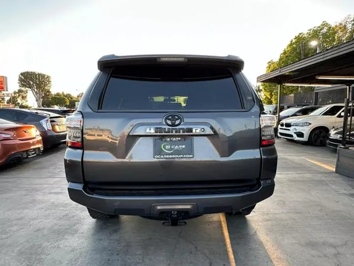 GRAY, 2019 TOYOTA 4RUNNER Image 5