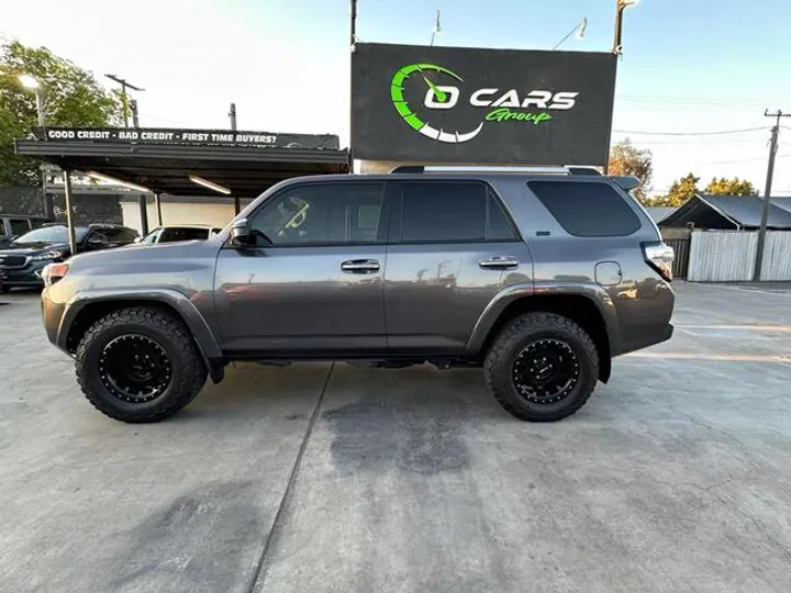 GRAY, 2019 TOYOTA 4RUNNER Image 3