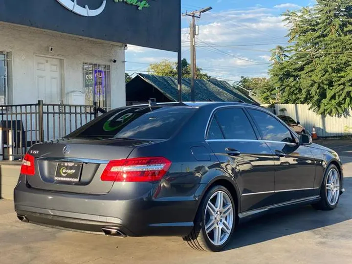 GRAY, 2010 MERCEDES-BENZ E-CLASS Image 6