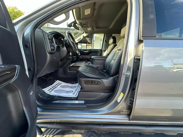 GRAY, 2019 CHEVROLET SILVERADO 1500 CREW CAB Image 9