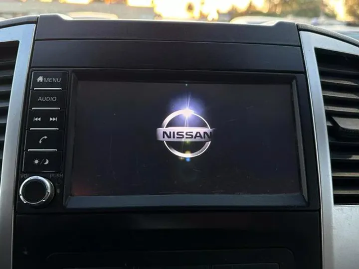 WHITE, 2019 NISSAN FRONTIER CREW CAB Image 15