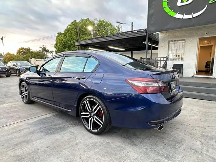 BLUE, 2017 HONDA ACCORD Image 4