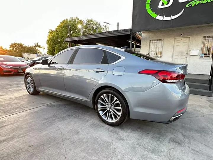 GRAY, 2015 HYUNDAI GENESIS Image 4