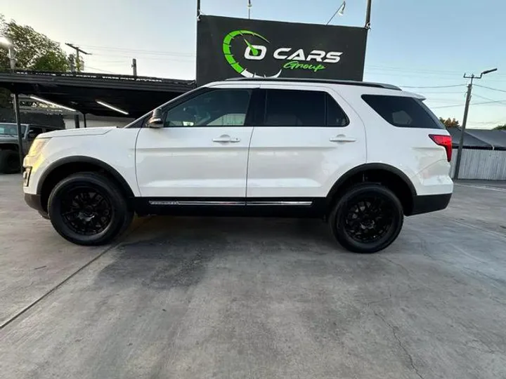 WHITE, 2016 FORD EXPLORER Image 3