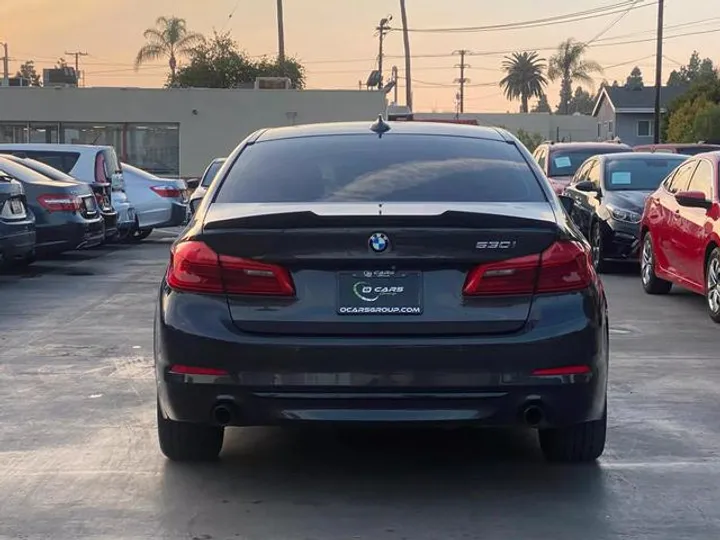 GRAY, 2017 BMW 5 SERIES Image 5