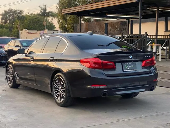 GRAY, 2017 BMW 5 SERIES Image 4