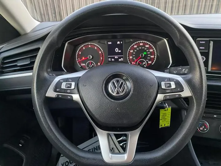 WHITE, 2019 VOLKSWAGEN JETTA Image 11