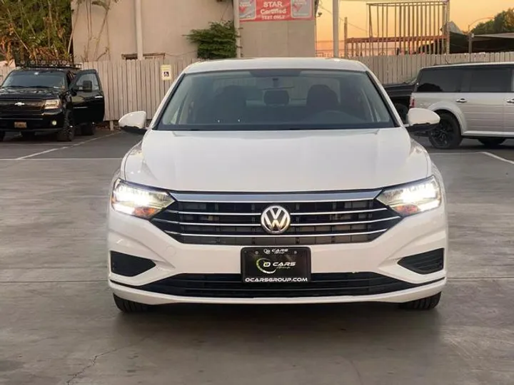 WHITE, 2019 VOLKSWAGEN JETTA Image 8