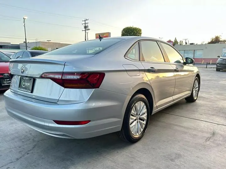 SILVER, 2019 VOLKSWAGEN JETTA Image 6