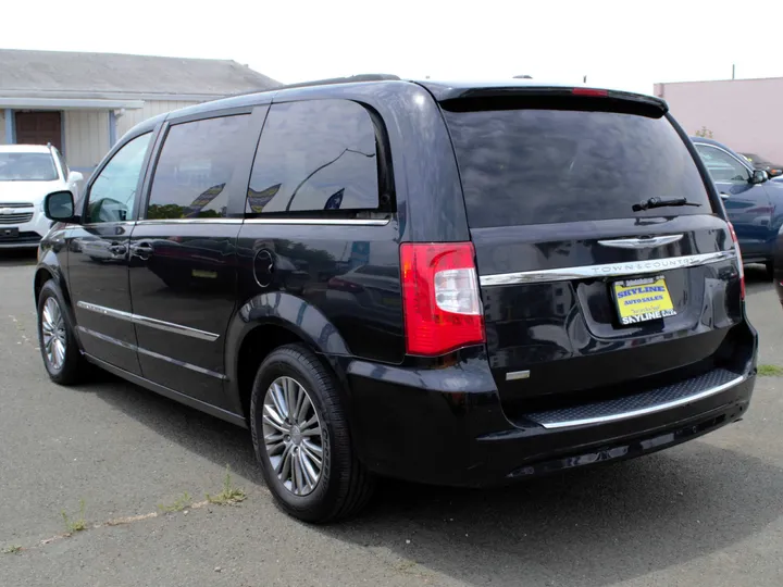 BLACK, 2014 CHRYSLER TOWN & COUNTRY Image 6