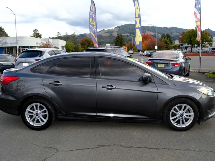 GRAY, 2018 FORD FOCUS Image 2