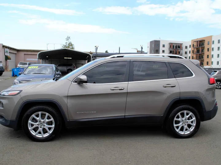 BROWN, 2016 JEEP CHEROKEE Image 7