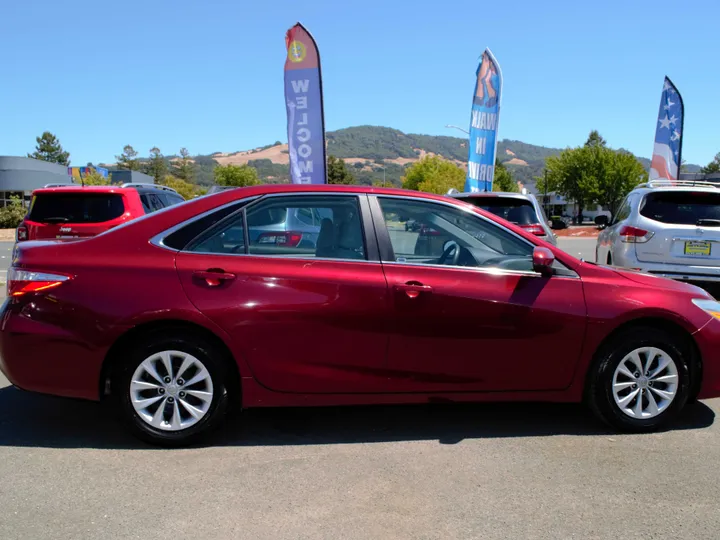 RED, 2017 TOYOTA CAMRY Image 2