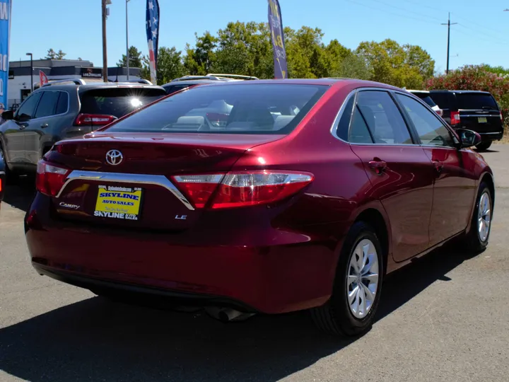 RED, 2017 TOYOTA CAMRY Image 3