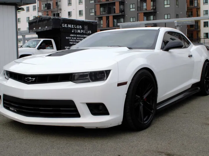 WHITE, 2015 CHEVROLET CAMARO Image 7