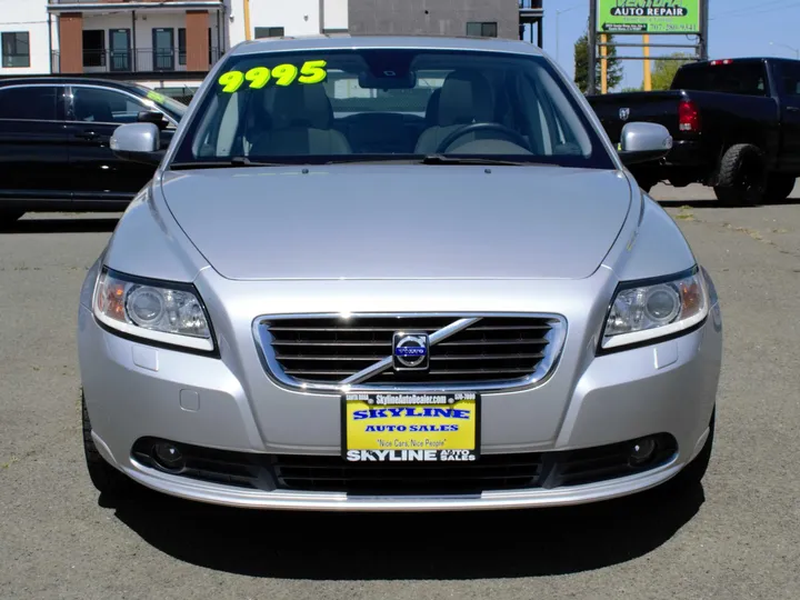 SILVER, 2010 VOLVO S40 Image 9