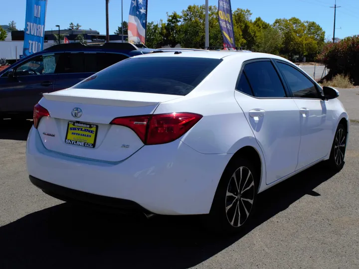 WHITE, 2017 TOYOTA COROLLA Image 3