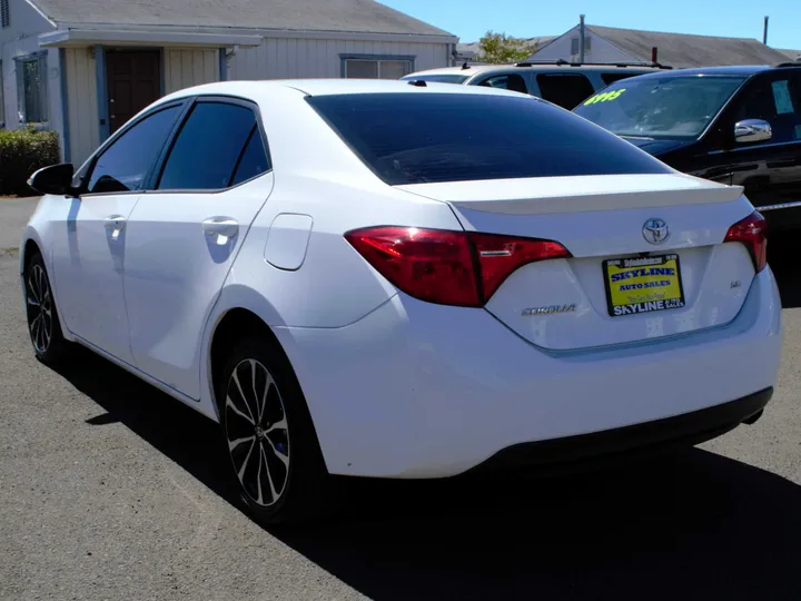 WHITE, 2017 TOYOTA COROLLA Image 6