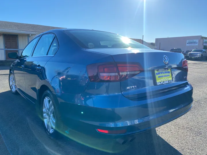 BLUE, 2017 VOLKSWAGEN JETTA Image 5