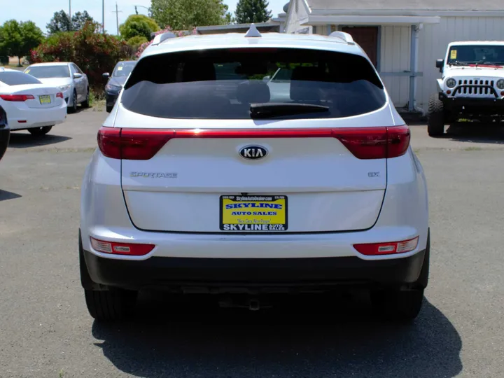 SILVER, 2017 KIA SPORTAGE Image 4