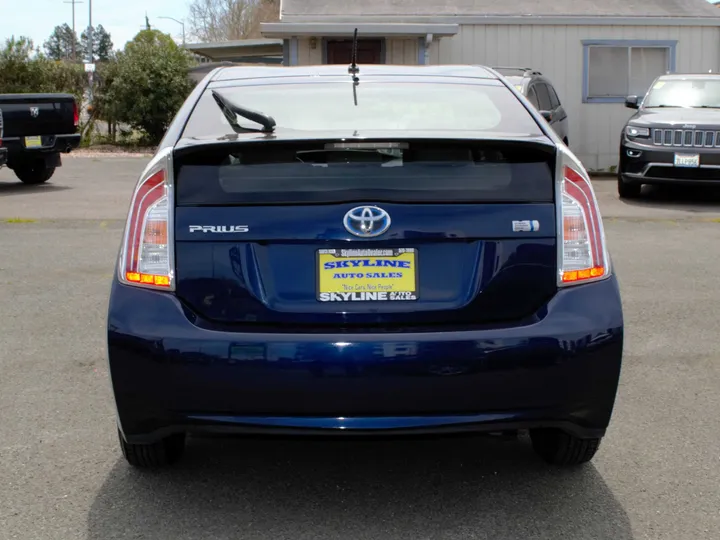 BLUE, 2013 TOYOTA PRIUS Image 4