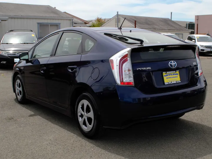 BLUE, 2013 TOYOTA PRIUS Image 6