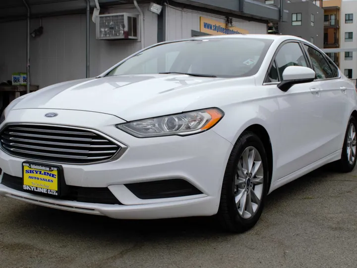 WHITE, 2017 FORD FUSION Image 8