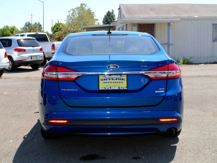 BLUE, 2017 FORD FUSION Image 4