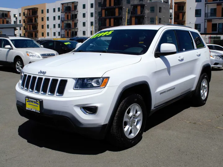 WHITE, 2015 JEEP GRAND CHEROKEE Image 8